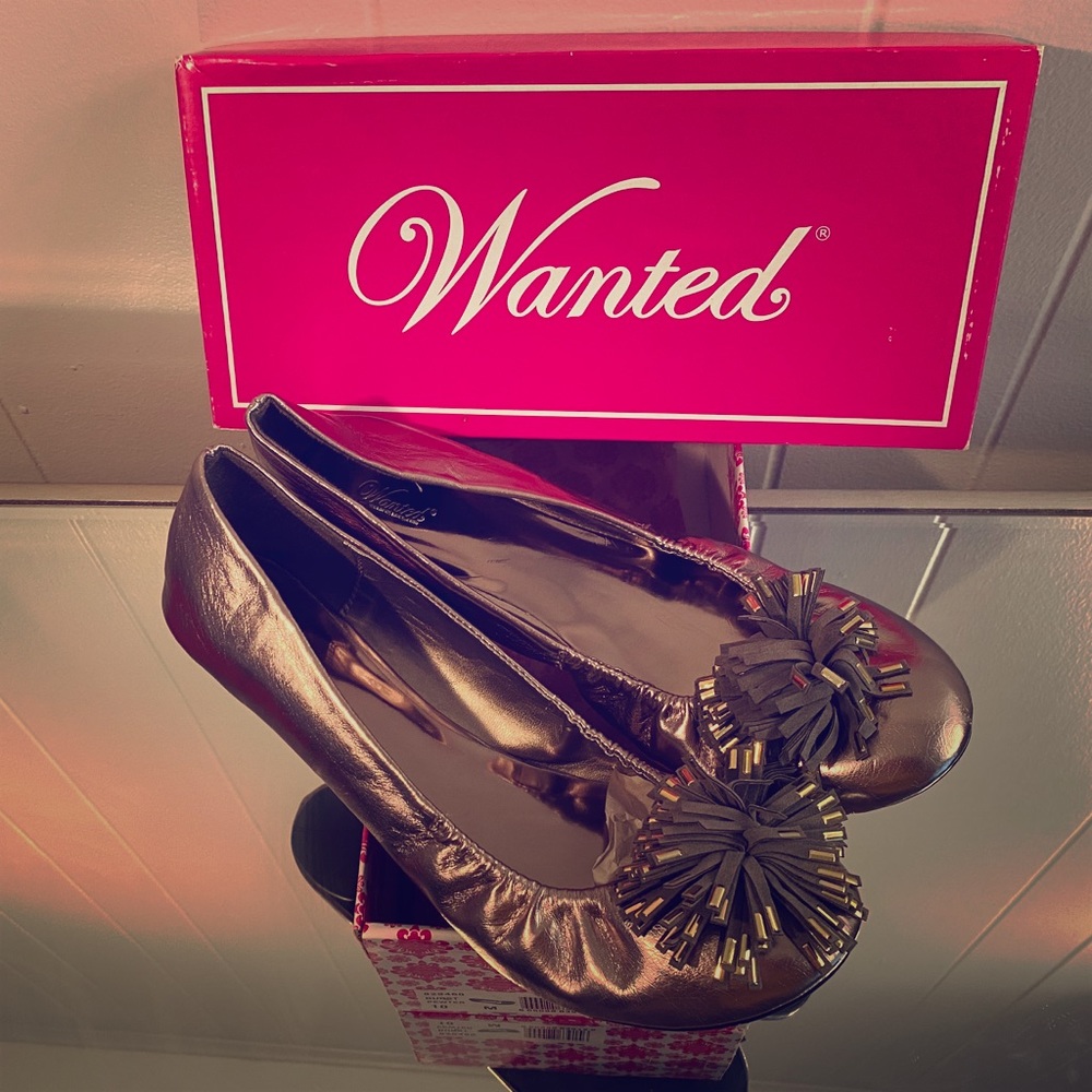 Ladies’ flats